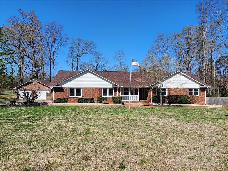 1301 Huckleberry Dr, Lincolnton, NC 28092