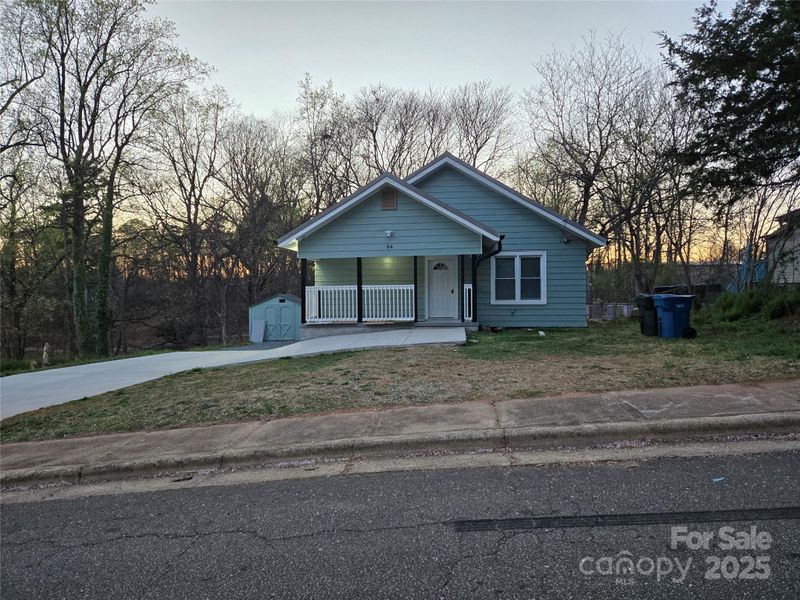 84 13th St SE, Hickory, NC 28601