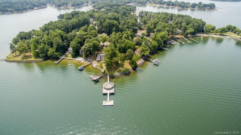 21131 Island Forest Dr, Cornelius, NC 28031