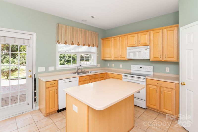 9537 Oswald Ln, Charlotte, NC 28277