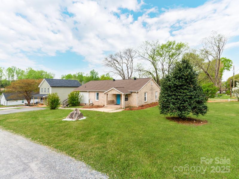 1401 Birch St, Kannapolis, NC 28081