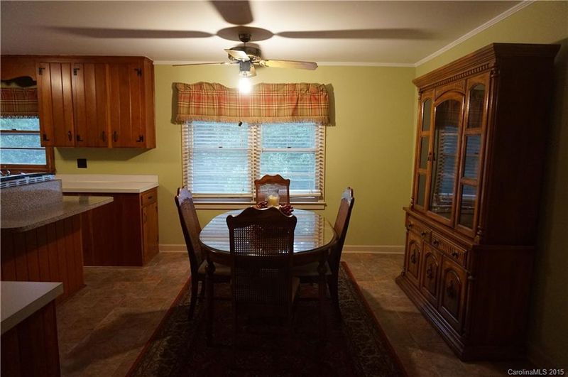 455 Perry Rd, Troutman, NC 28166