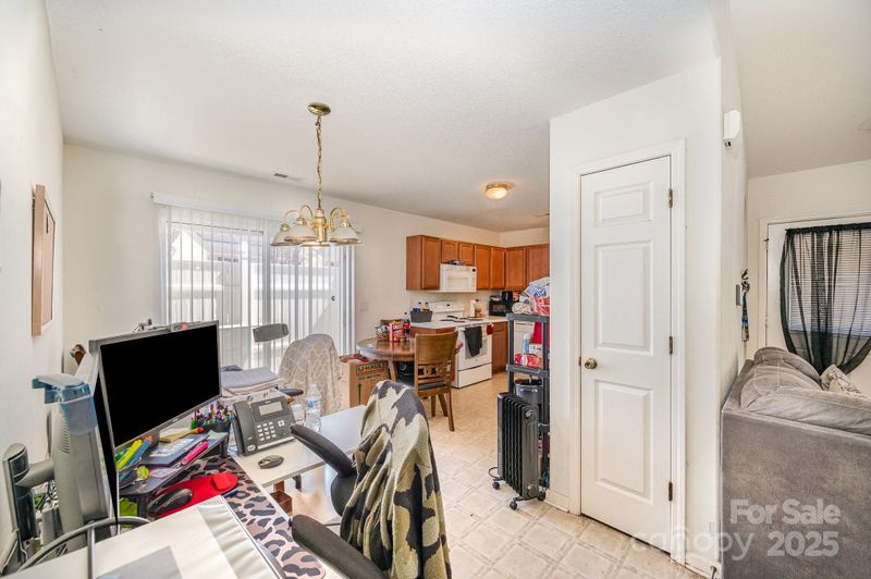 8025 Bronze Pike Dr, Charlotte, NC 28273
