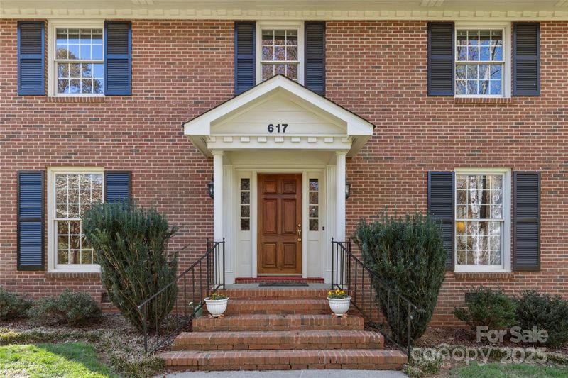 617 Robmont Rd, Charlotte, NC 28270