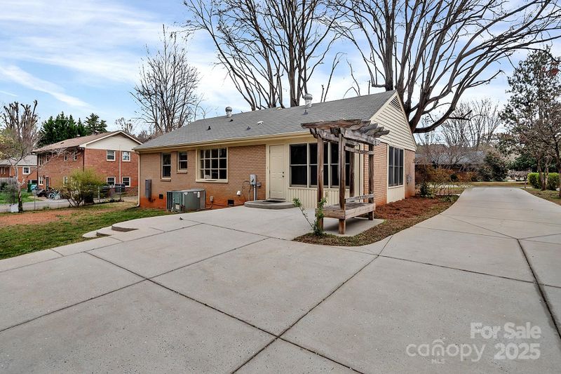 403 Hillcrest Dr, Huntersville, NC 28078