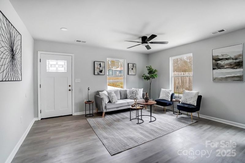 6706 Holston Ct, Charlotte, NC 28215