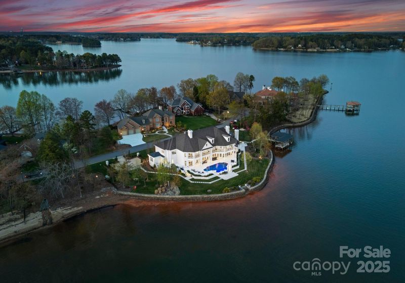 8228 Bay Pointe Dr, Denver, NC 28037