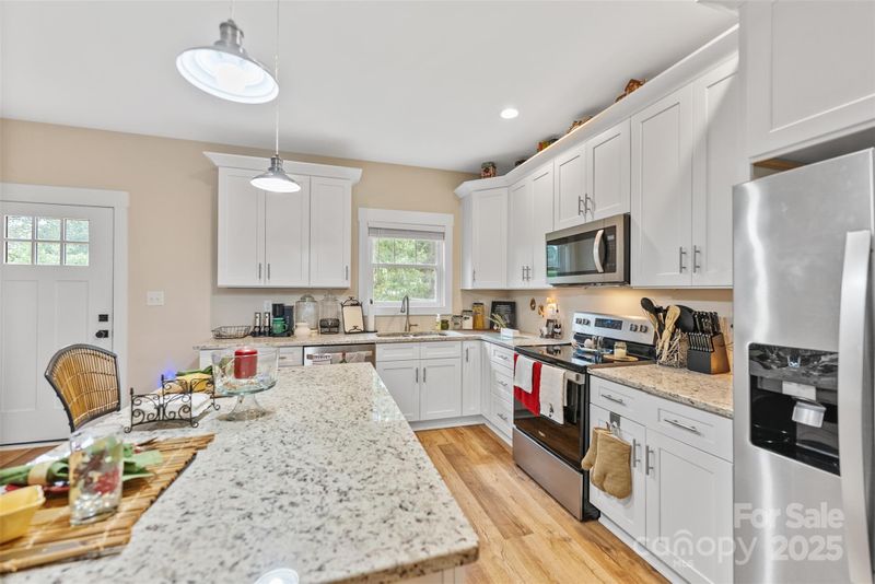 1706 Ivey Ct, Maiden, NC 28650