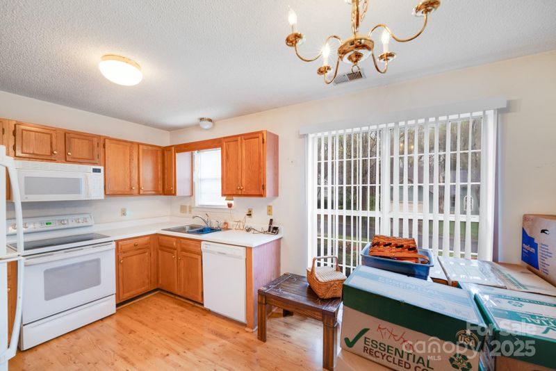722 Foxborough Rd, Charlotte, NC 28213