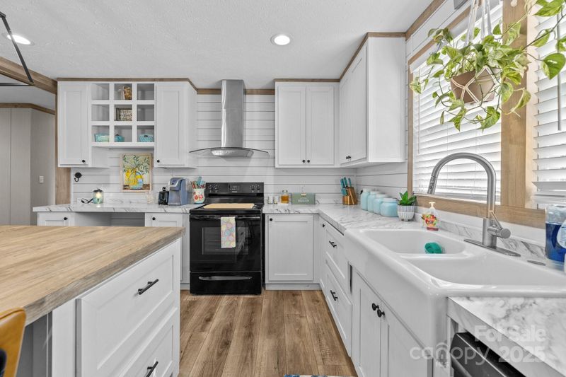 119 Old Hearth Rd, Clover, SC 29710
