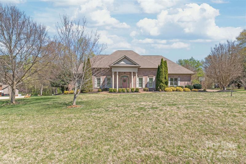 132 Patrick Ln, Mount Holly, NC 28120