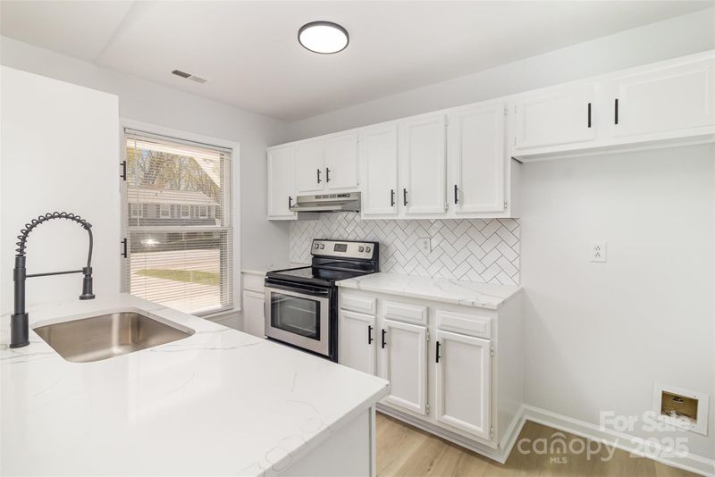 3512 Oxford Hill Ct, Charlotte, NC 28269
