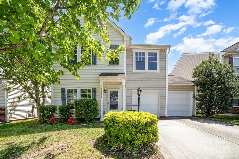 15619 Lakepoint Forest Dr, Charlotte, NC 28278