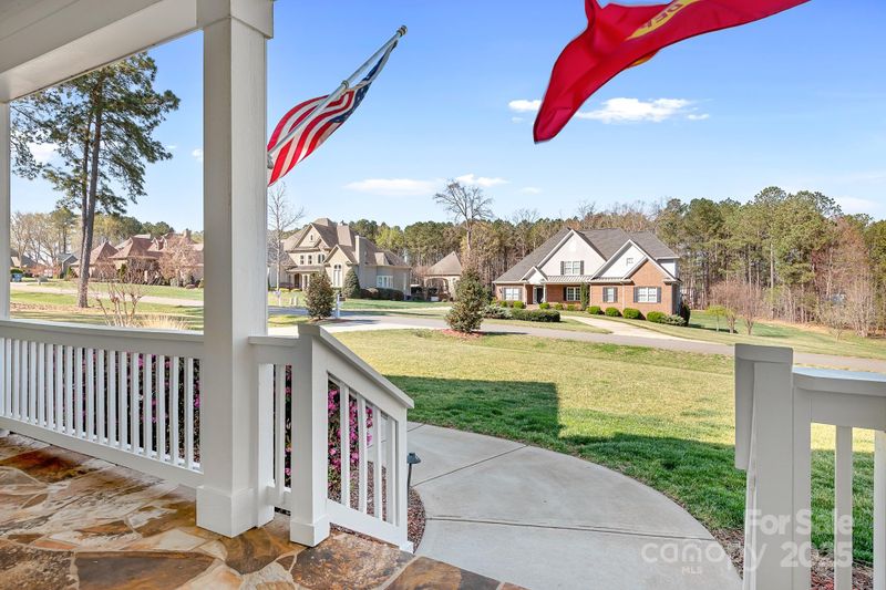 127 Castle Dr, Mooresville, NC 28117