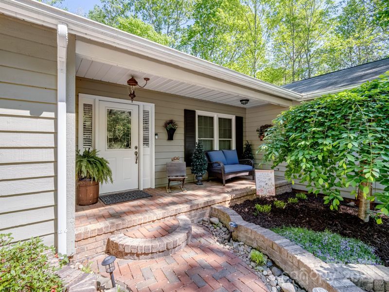 7624 Cedarbrook Dr, Charlotte, NC 28215