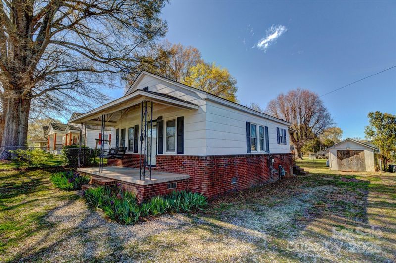100 W 3rd St, Cherryville, NC 28021