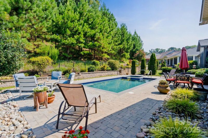 650 Tallulah Falls Dr, Denver, NC 28037