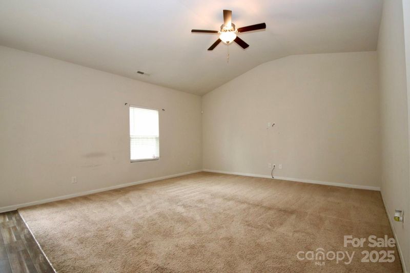 8606 Highgate Dr, Charlotte, NC 28215