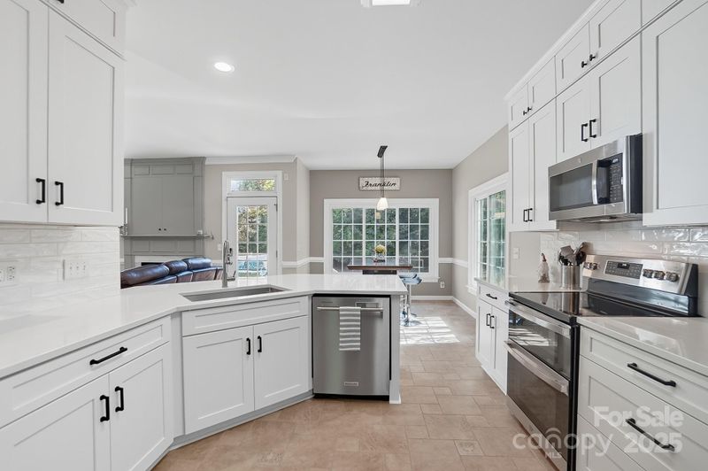 1214 Foxfield Rd, Waxhaw, NC 28173