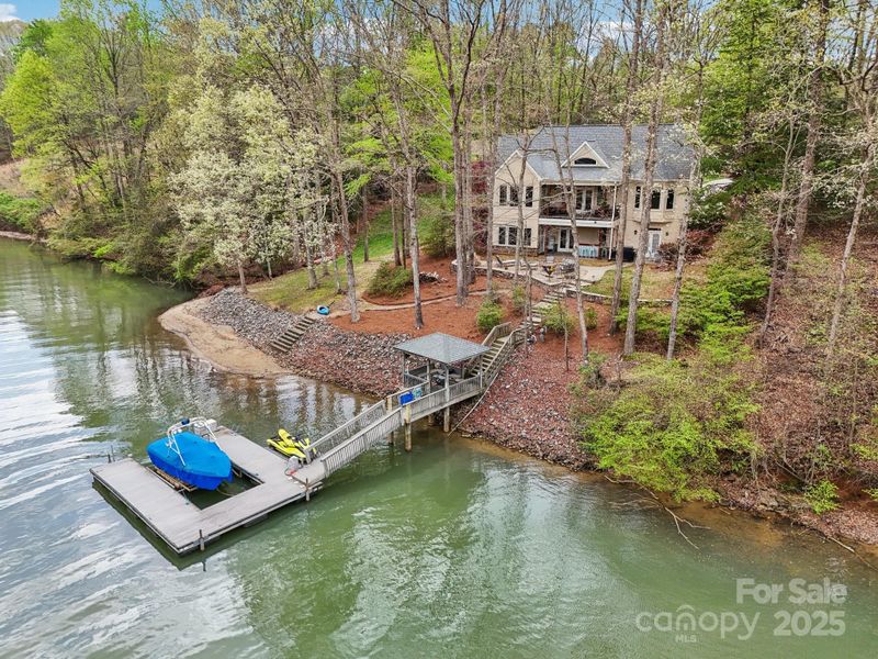 176 Sunset Bay Dr, Troutman, NC 28166