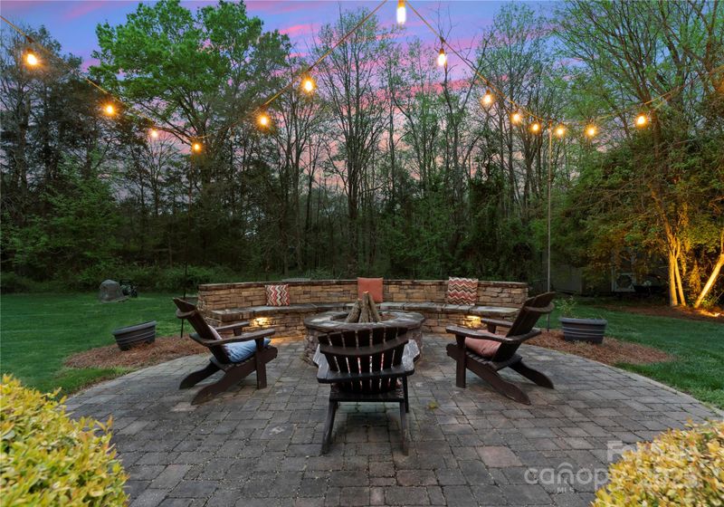 8963 Harris Rd, Concord, NC 28027