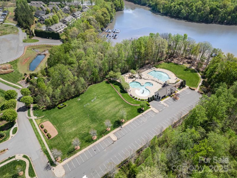 6529 Jepson Ct, Charlotte, NC 28214