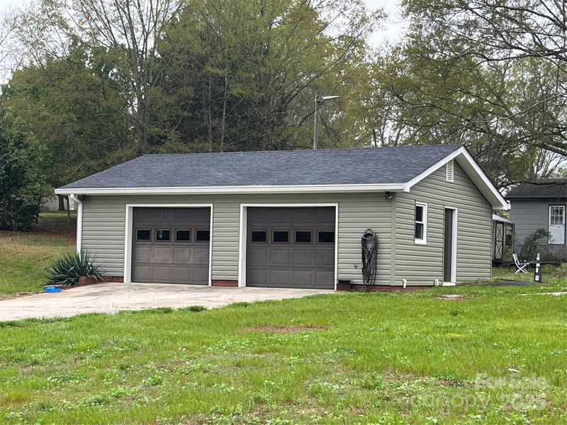8124 Wood St, Mount Pleasant, NC 28124