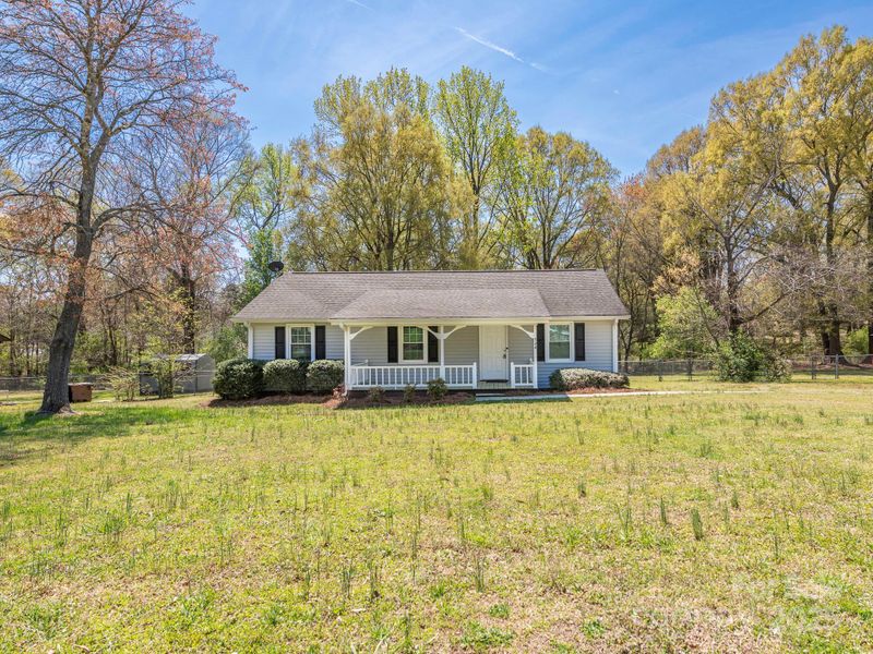 524 Catawba Cir N, Matthews, NC 28104
