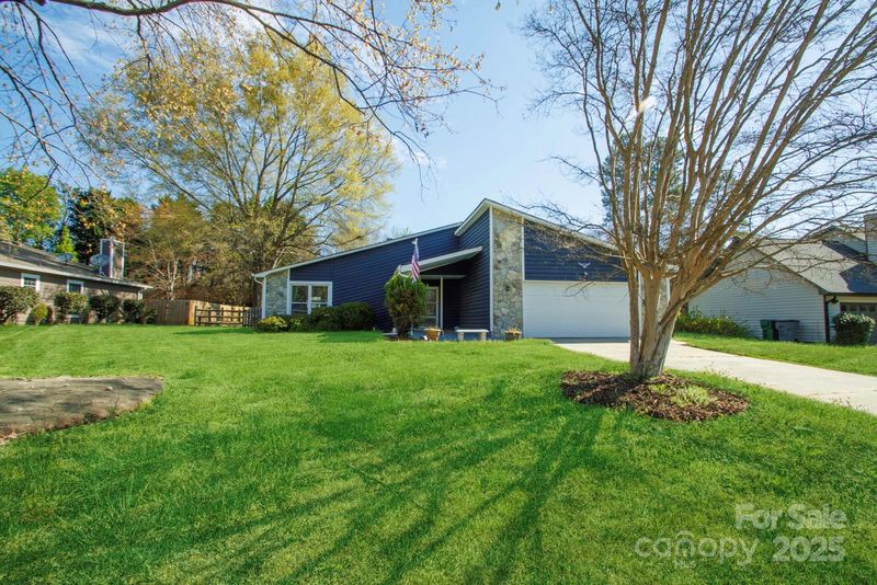 11014 Fox Mill Ln, Charlotte, NC 28277