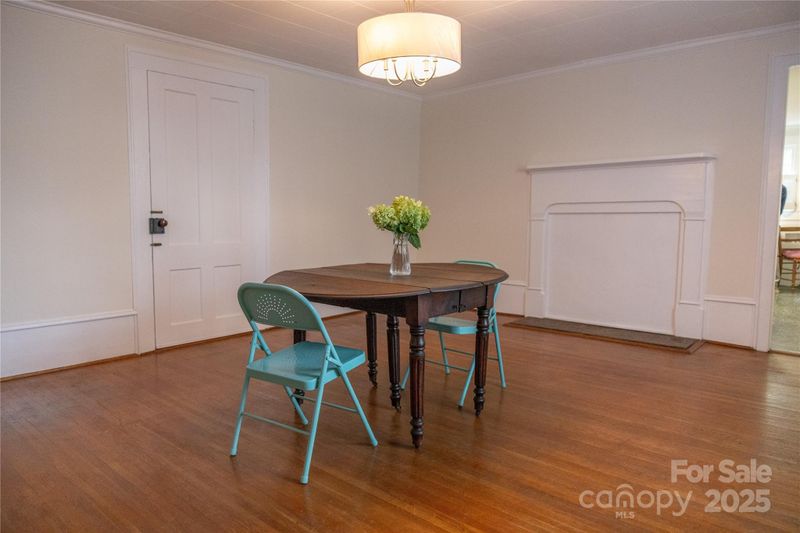 35 E Catawba St, Belmont, NC 28012