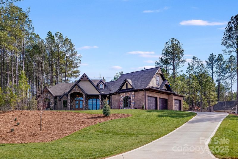 6422 Chimney Bluff Rd, Lancaster, SC 29720