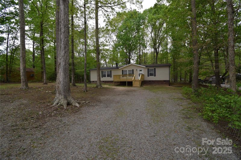 121 Silver Fox Ct, Mount Holly, NC 28120