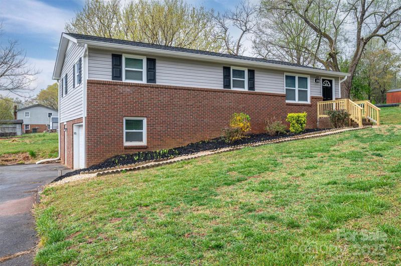 3791 Richard St, Claremont, NC 28610