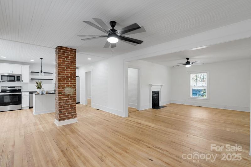 1545 7th Avenue Dr SW, Hickory, NC 28602