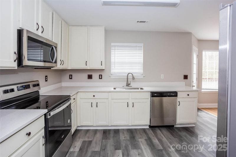 240 Bluffton Rd, Mooresville, NC 28115