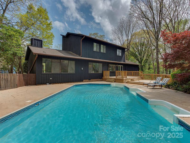 1437 Jules Ct, Charlotte, NC 28226