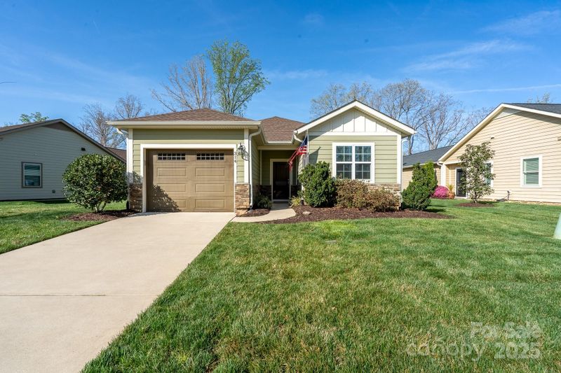 314 Flat Rock Dr, Denver, NC 28037