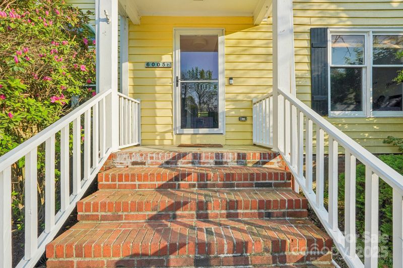 6005 Lanai Ln, Tega Cay, SC 29708
