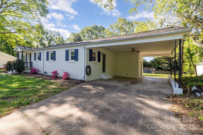 706 Lowell Ave, Lowell, NC 28098