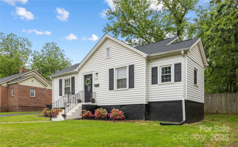 2414 Remount Rd, Charlotte, NC 28208
