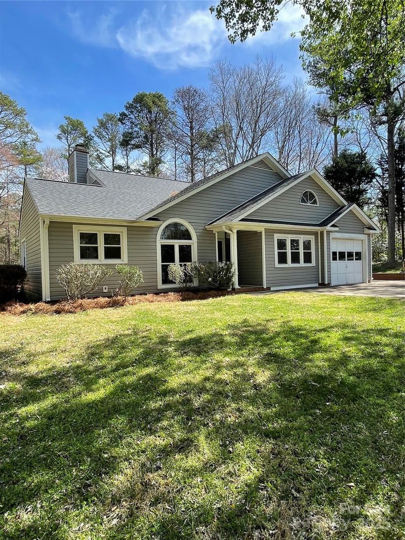 104 Edgewater Dr NW, Concord, NC 28027