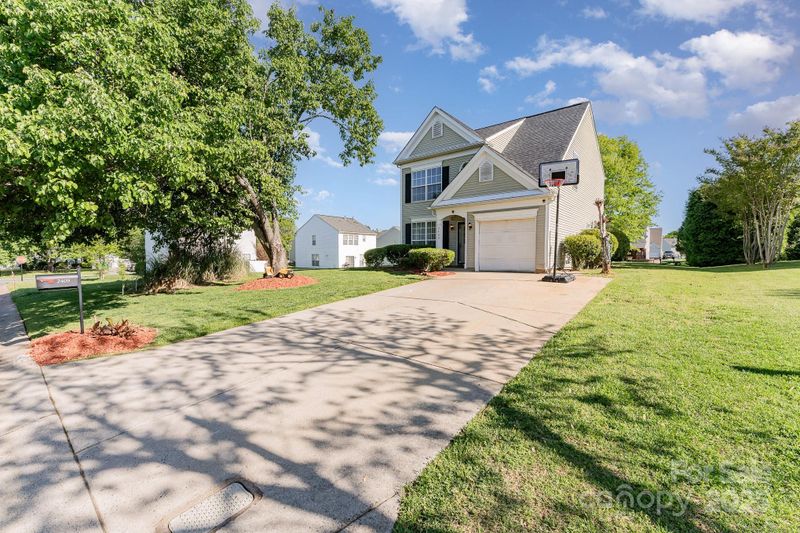 2409 Deberry Ct, Charlotte, NC 28213
