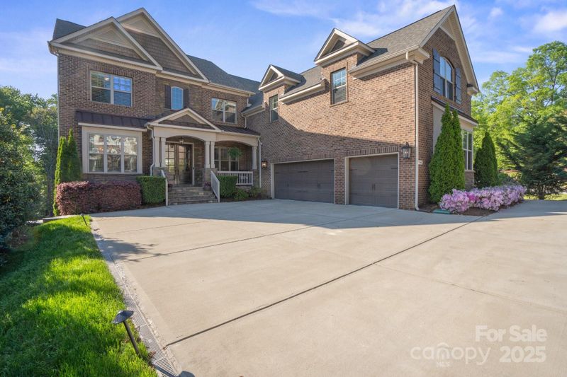 7944 Park Rd, Charlotte, NC 28210