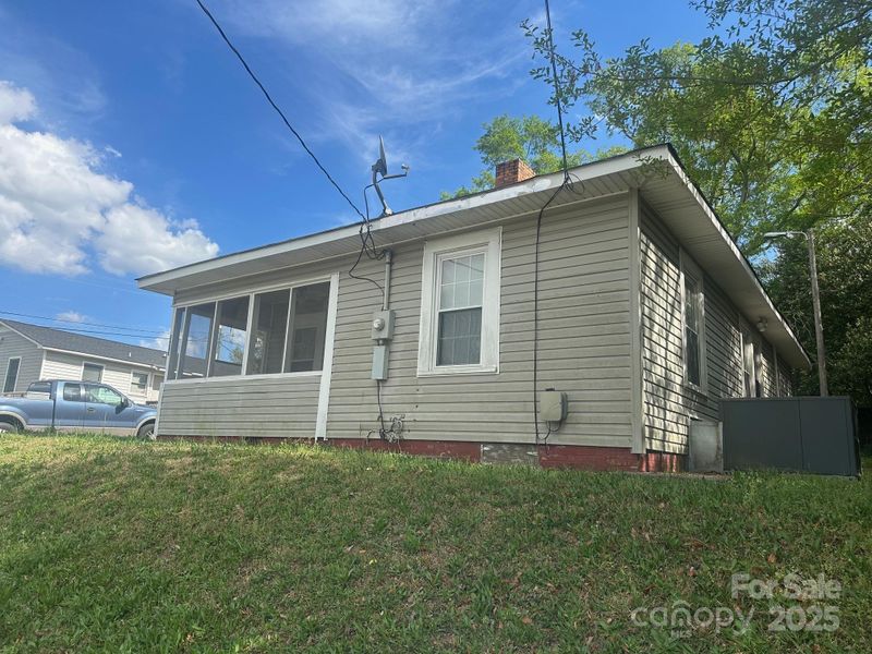 211 W 2nd St, Kershaw, SC 29067