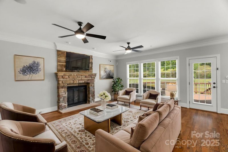9008 Skipaway Dr, Waxhaw, NC 28173