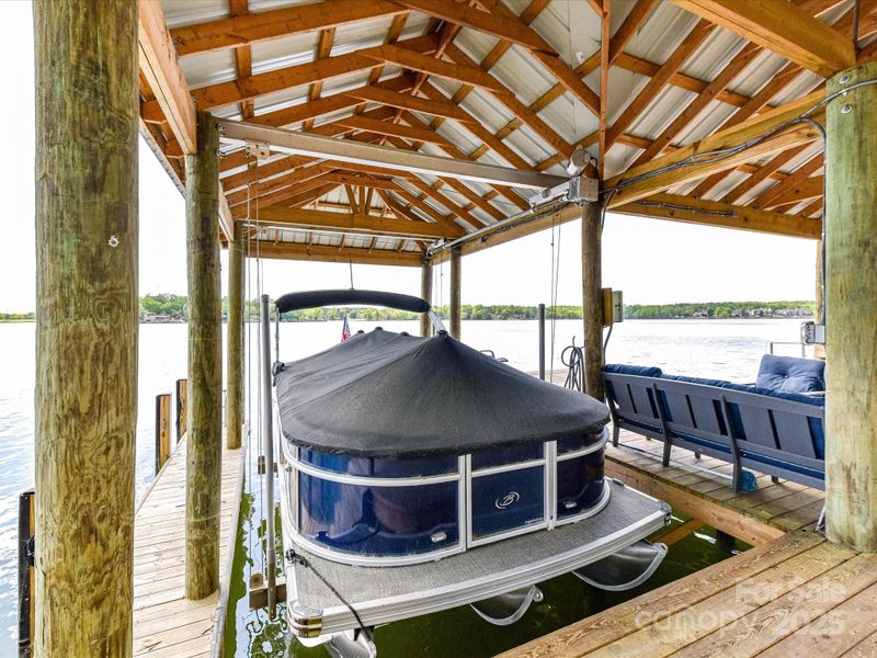 2045 Manila Bay Ln, Tega Cay, SC 29708