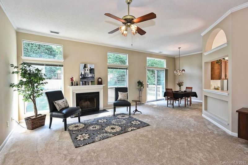 9621 Marshbrooke Rd, Matthews, NC 28105