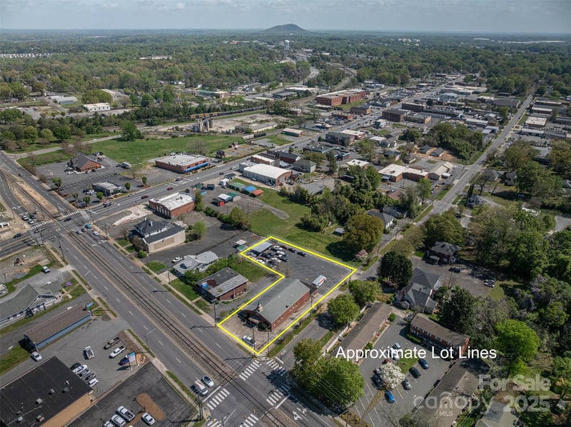 220 S Broad St, Gastonia, NC 28054
