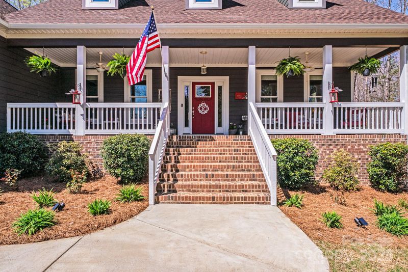 1016 Secretariat Dr, York, SC 29745