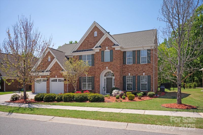 10104 Silverling Dr, Waxhaw, NC 28173